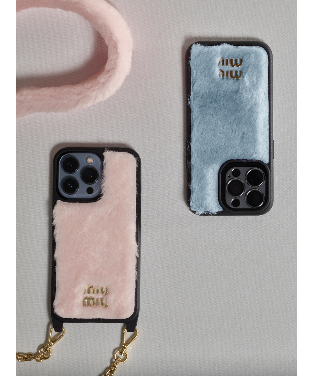 10.左:伊勢丹新宿店先行 iPhone13Pro用カバー